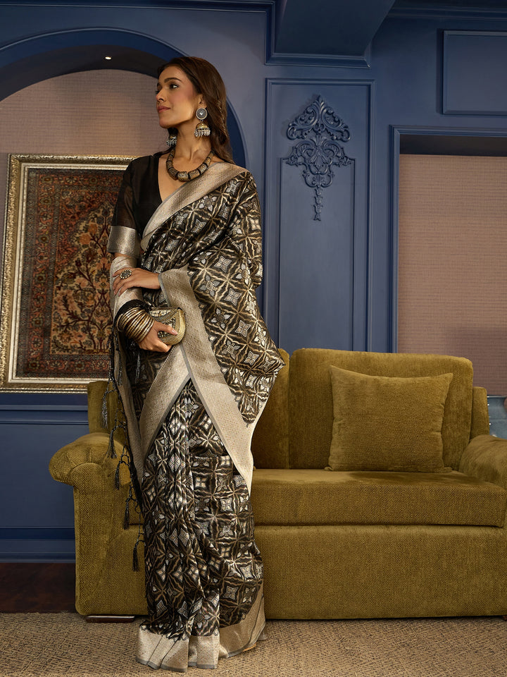 Exquisite Linen Black Saree For Wedding