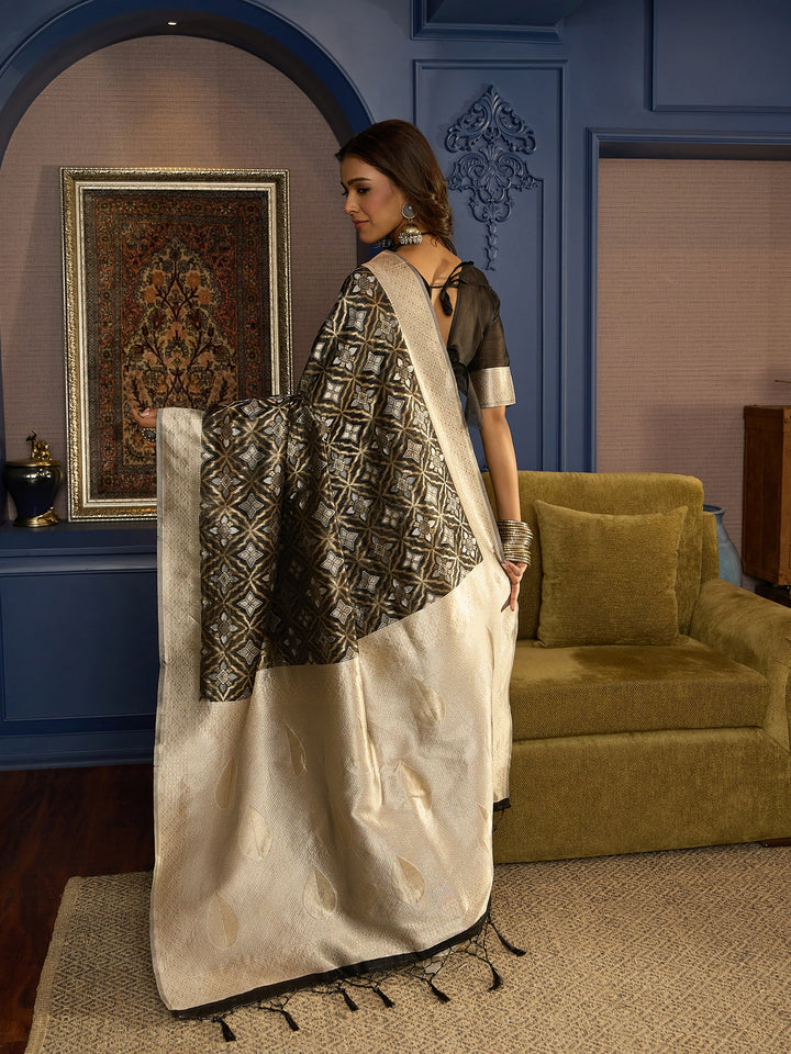 Exquisite Linen Black Saree For Wedding