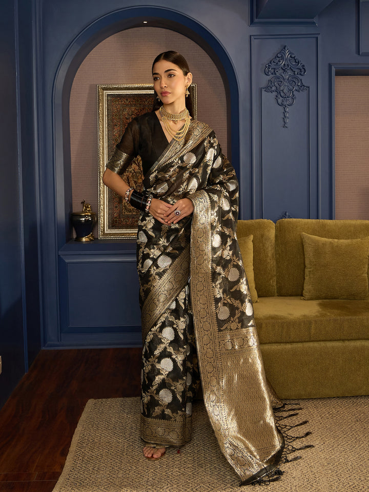 Flowing Black Linen Saree