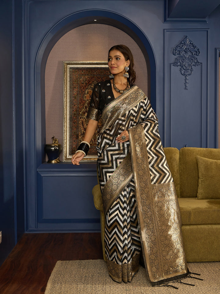 Timeless Linen Black Saree For Farewell