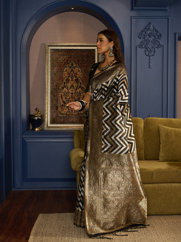Timeless Linen Black Saree For Farewell