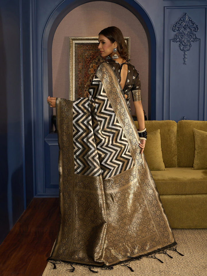 Timeless Linen Black Saree For Farewell