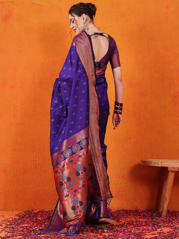 Vibrant Paithani Weave In Blue